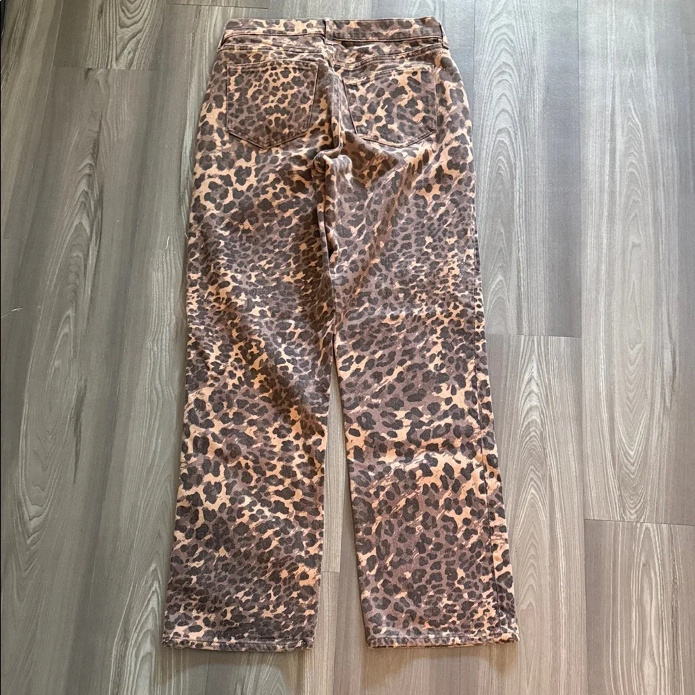Abercrombie & Fitch Leopard-Print Low-Rise Jeans - Brown/Tan - Picture 3 of 3